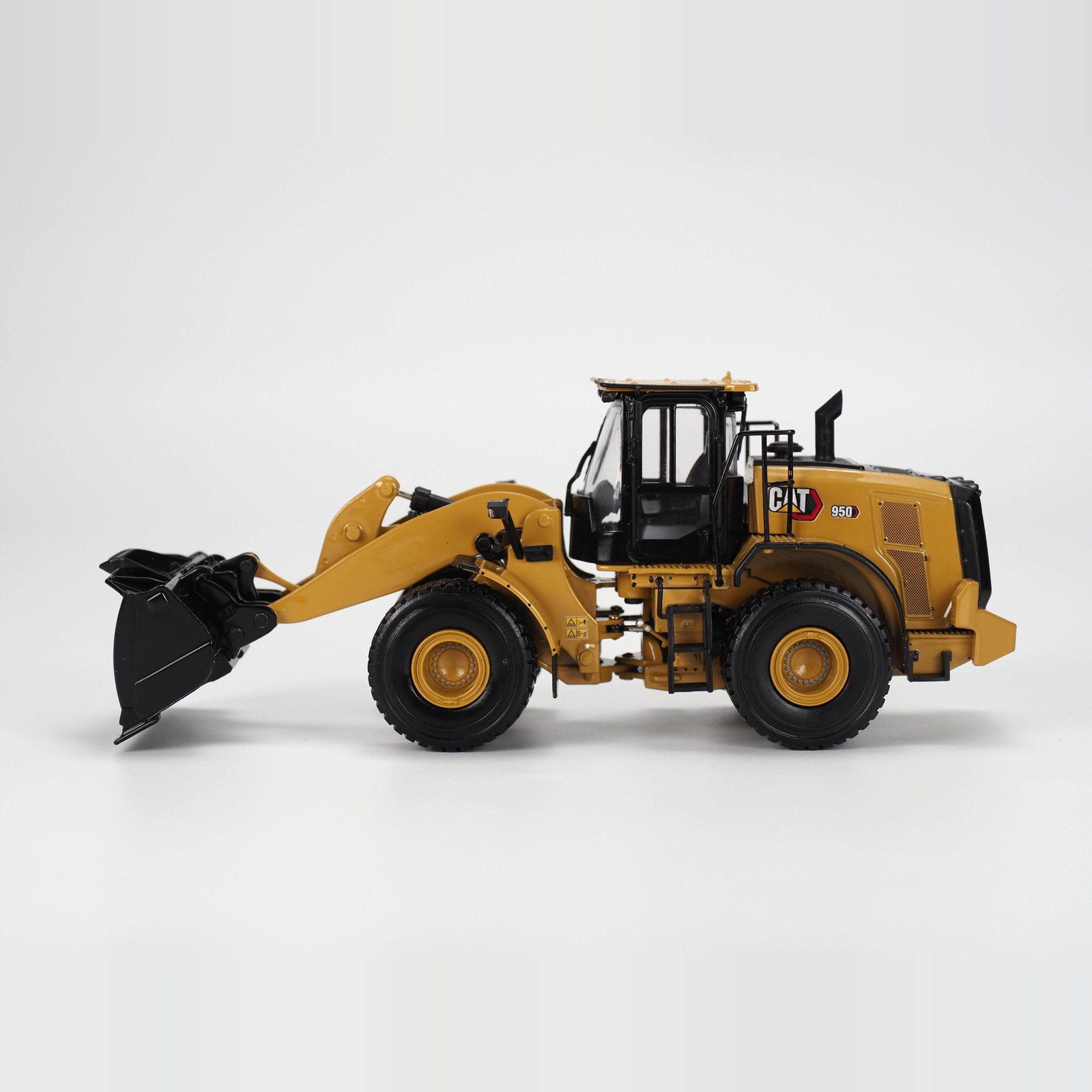 DM 1:50 CAT 950 Caterpillar Wheel Loader Alloy Engineering Forklift Model 85770