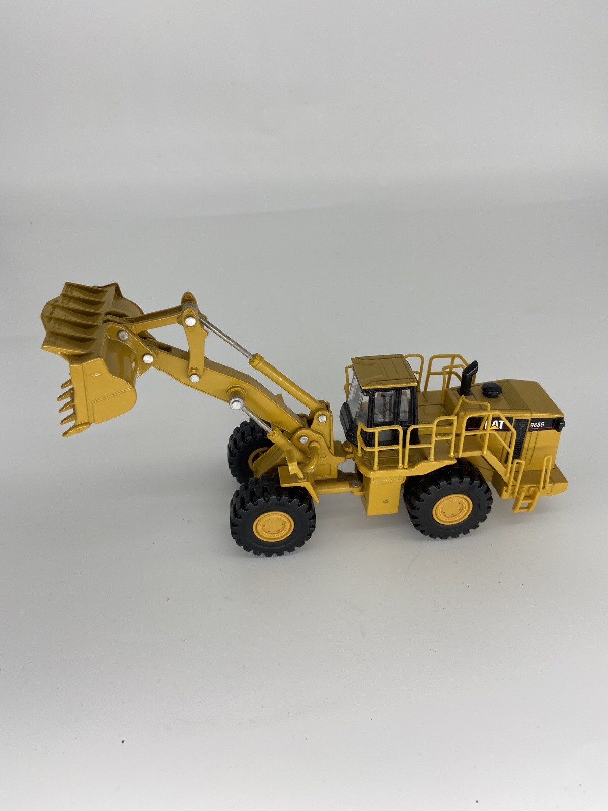 Norscot Caterpillar Quarry Set 775E Off Highway Truck and 988G Wheel Loader 1:64