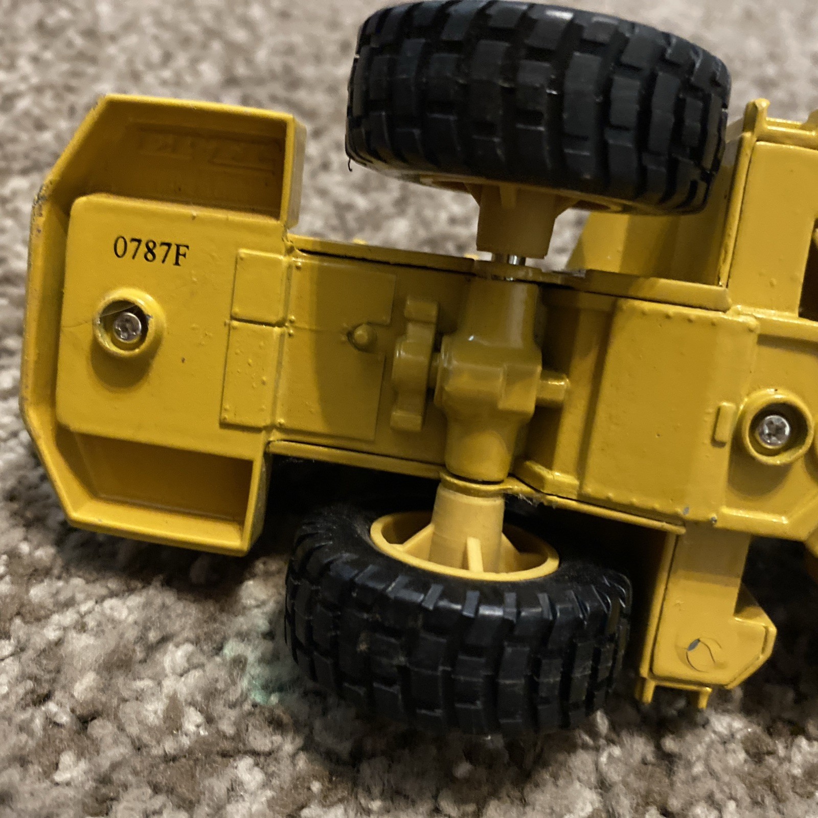 Vtg ERTL CAT Caterpillar Wheel Loader 988B 1:50 Yellow DieCast Model EUC