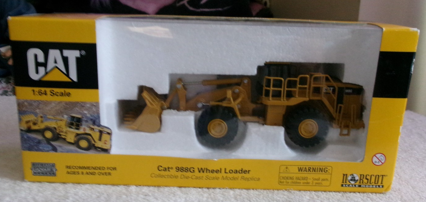 2001 Norscot Scale Models 55076 CAT 1:64 Scale Die Cast 988G Wheel Loader