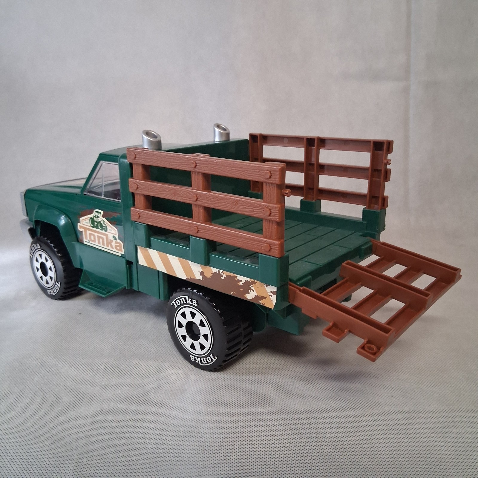 Tonka Basic Fun! Farm Flatbed Pickup Truck Green Wood Stock Rails 2022 Plastic