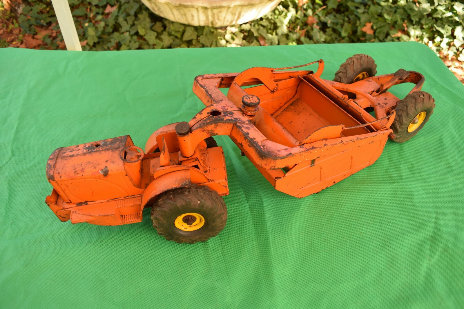 Vintage Doepke #2011 Heiliner Earth Scraper Toy