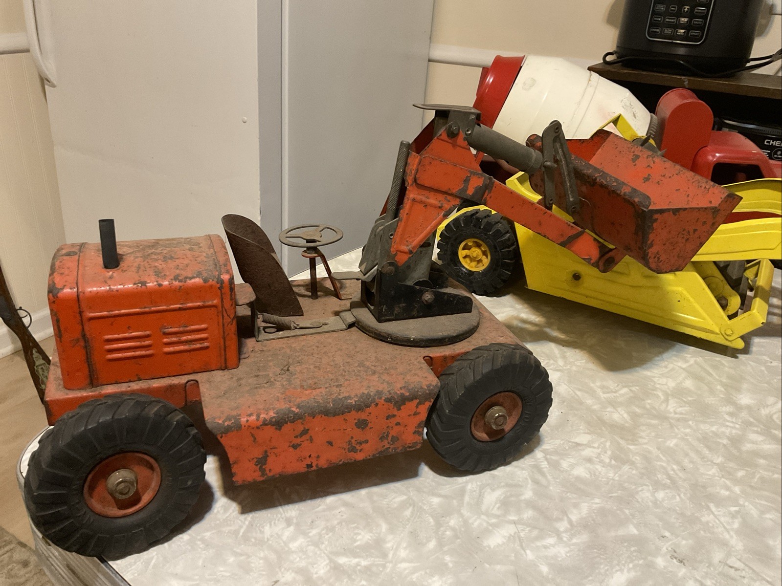 1950’s Vintage NYLINT Pettibone Millikan Shovel Loader