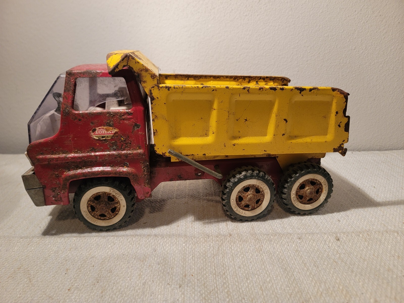 Tonka Red Yellow Hauling Dump Toy Truck Vintage Metal FOR RESTORATION