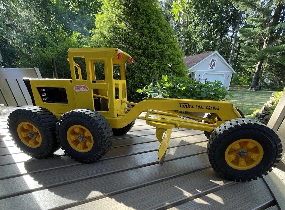 Vintage 1970s Tonka Road Grader MR 970 Pressed Steel Construction Toy~ Play Time