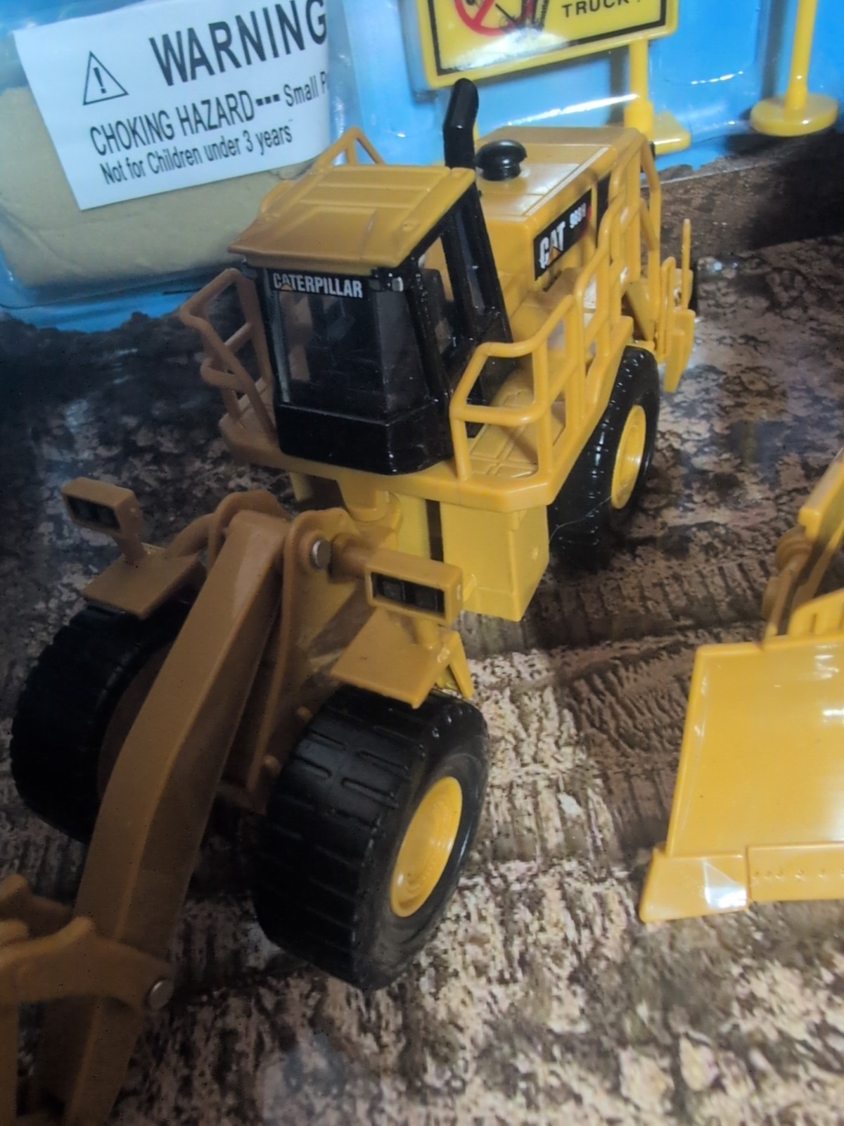 CAT Caterpillar 988h Wheel Loader & Dozer D11T set of 2
