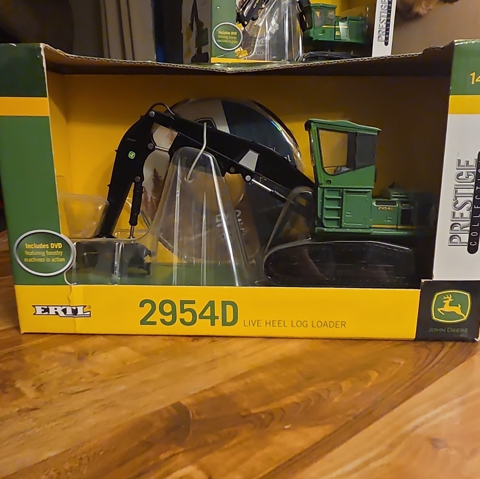 Ertl John Deere 2954D Prestige Collection Live Heel Log Loader 1:50 Diecast