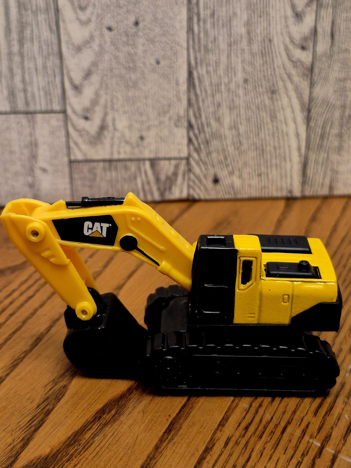 2019 Funrise Diecast Caterpillar Excavator 1:64 Scale