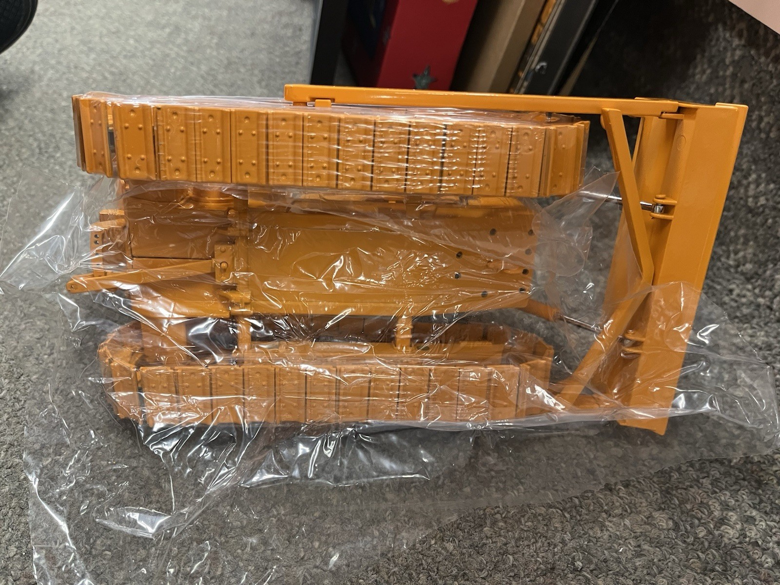* SPECCAST 1/16 MINNEAPOLIS-MOLINE TWO STAR CRAWLER W/BLADE DIECAST *ST