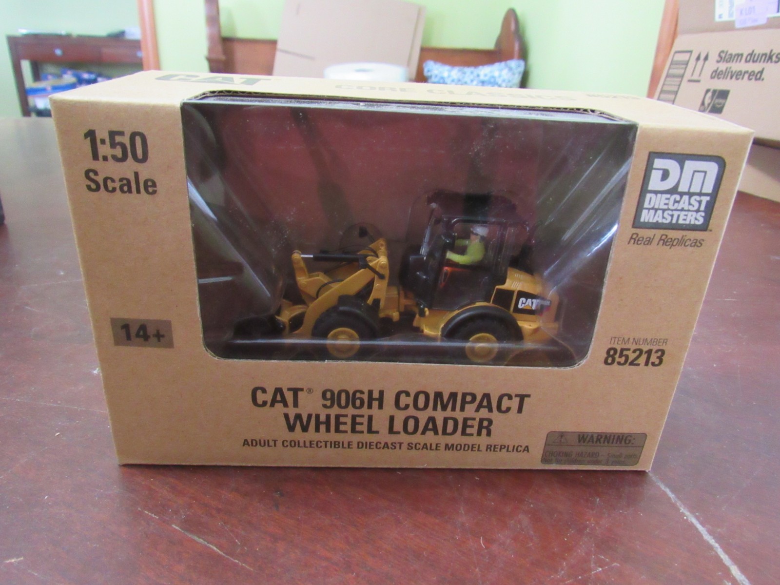 DIECAST MASTERS #85213 1/50 CAT 906H COMPACT WHEEL LOADER – NIB