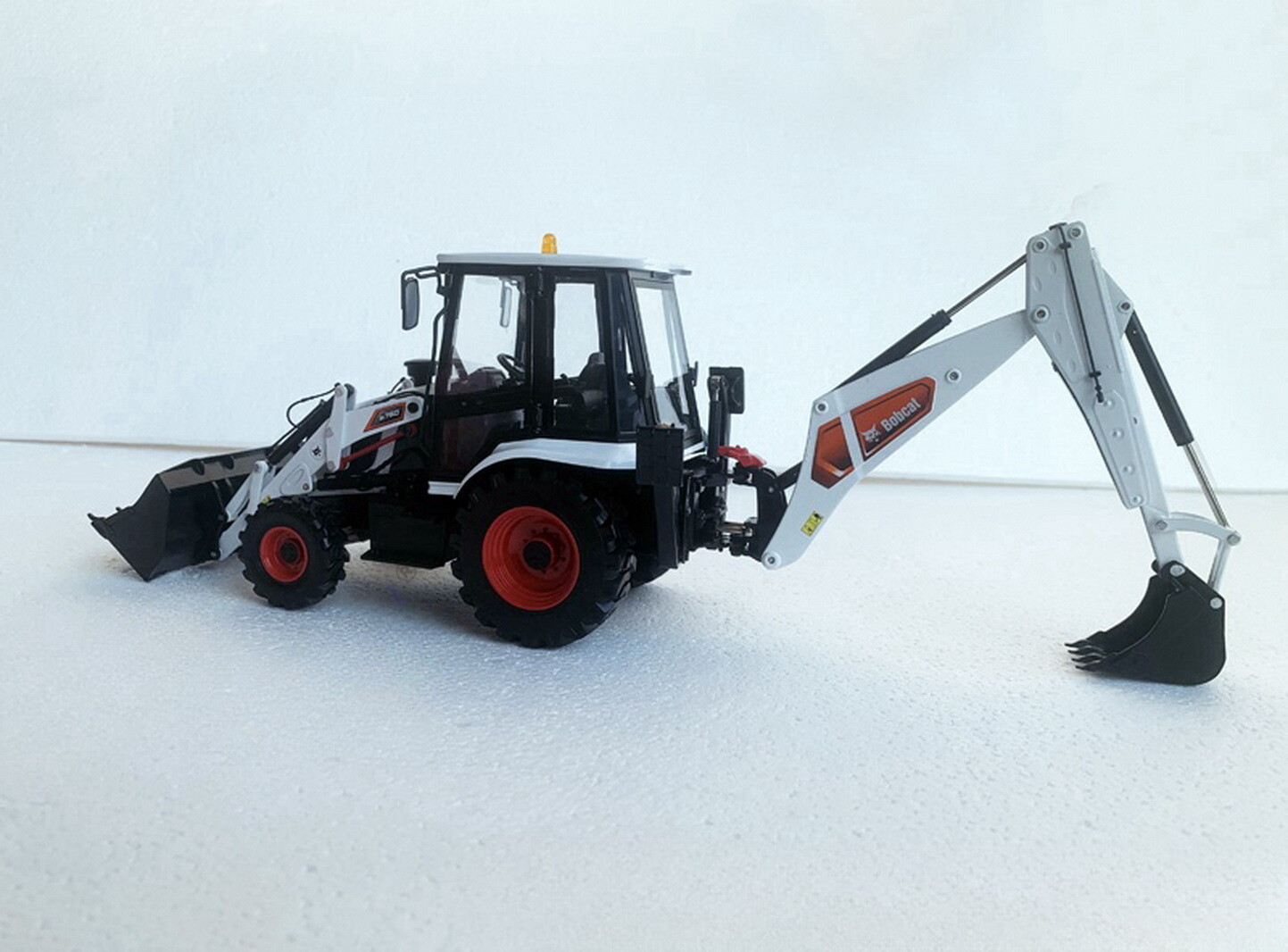 1/25 Scale Bobcat B760 Backhoe Loader Diecast Model Toy Collection Gift
