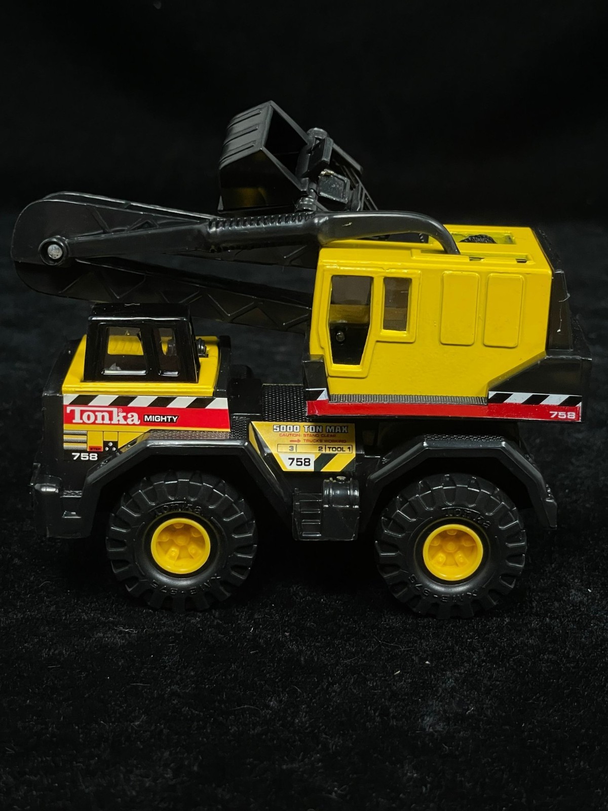 Maisto Diecast Tonka Mighty 758 Crane – Very Nice Truck