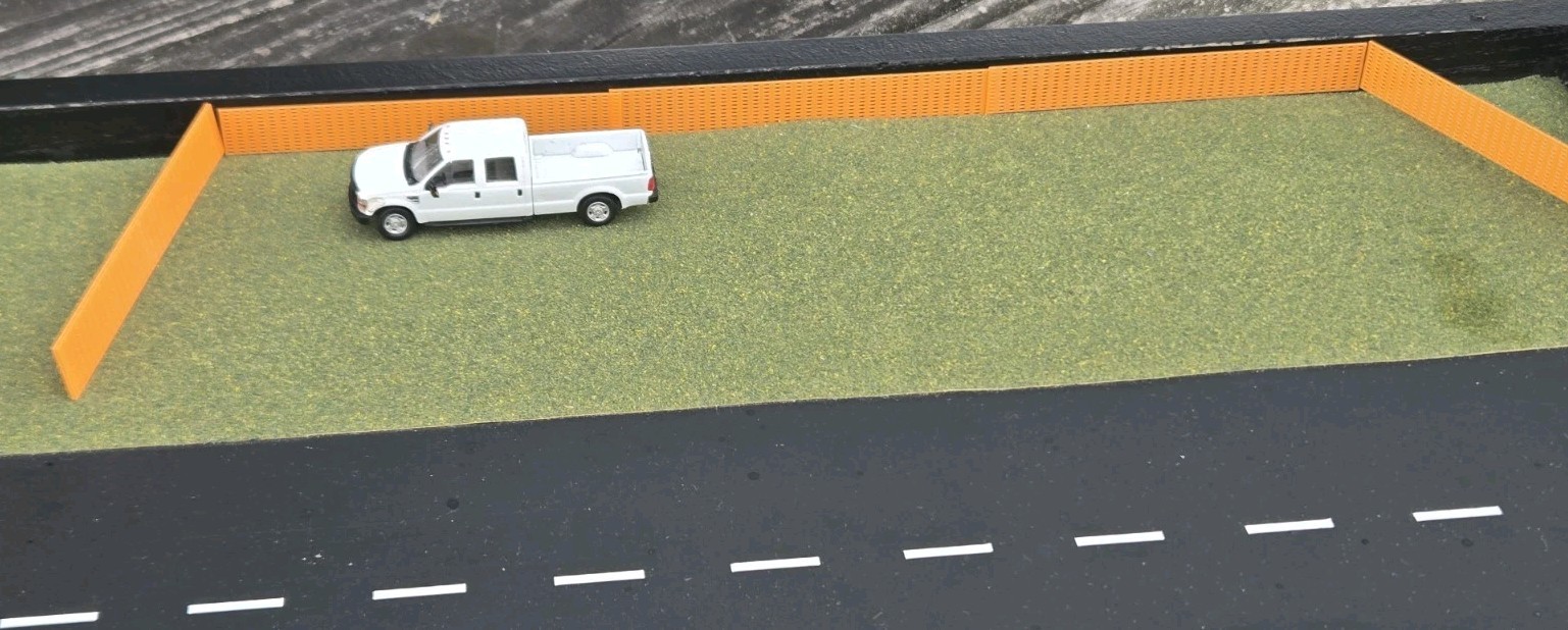 1/87 Scale Construction Fence 180 Feet *6 30′ Sections* in Orange