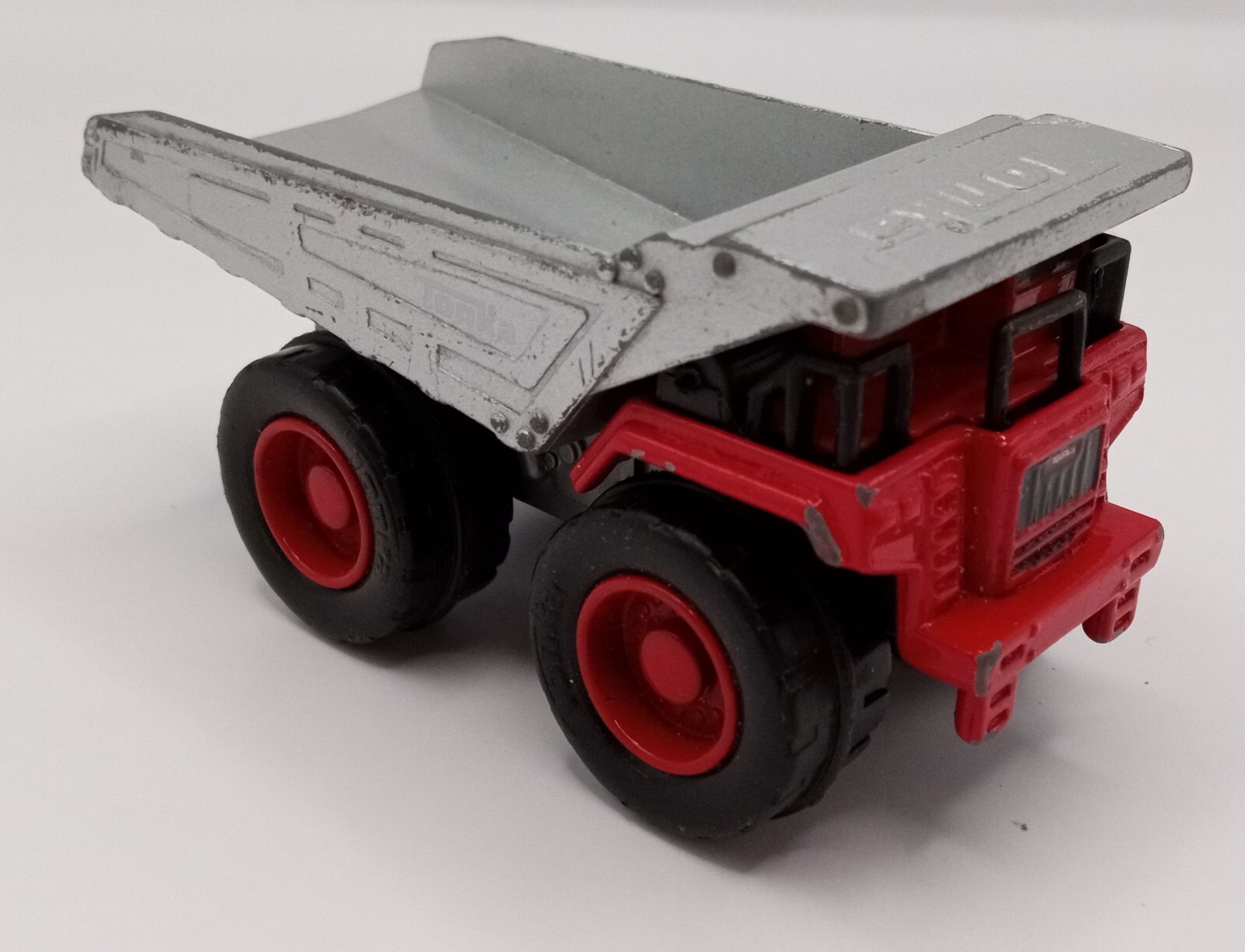 Tonka Red & Silver Loose Diecast Earth Mover 2012 #06411 1:64