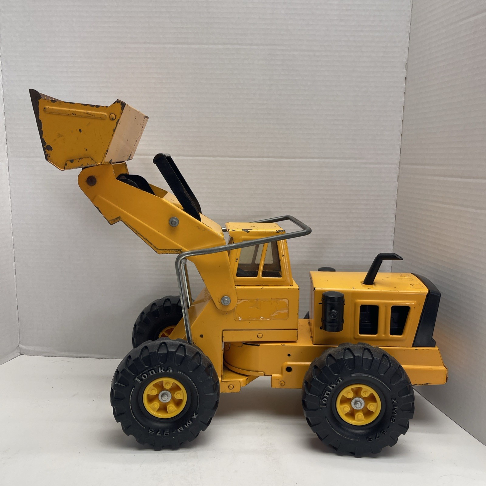 1974-75 JC Penny Ochre Orange Tonka Loader (1952) COMPLETE and WORKS NOT BAD!!!