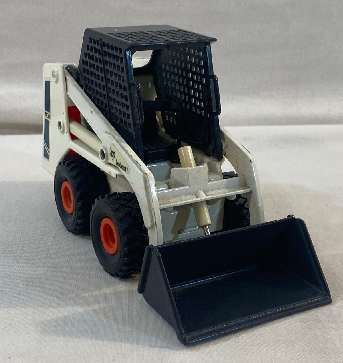 Toy Clover Toy Bobcat 743 Diecast Skid Steer Loader 1:19 Scale SHOWS WEAR/USE