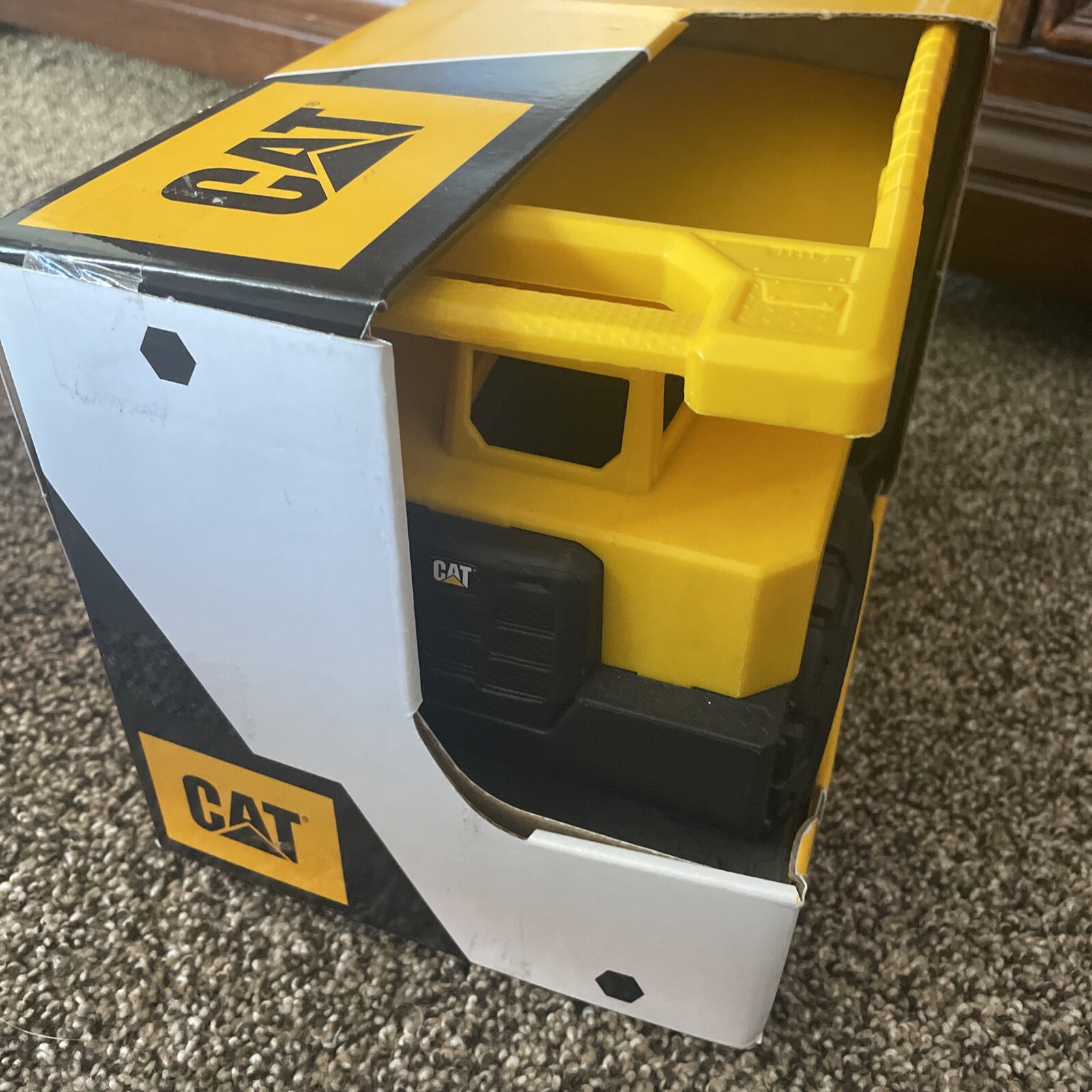 CAT Construction Fleet Toy Dump Truck Multicolor Plastic 10″ Push Powered NEW