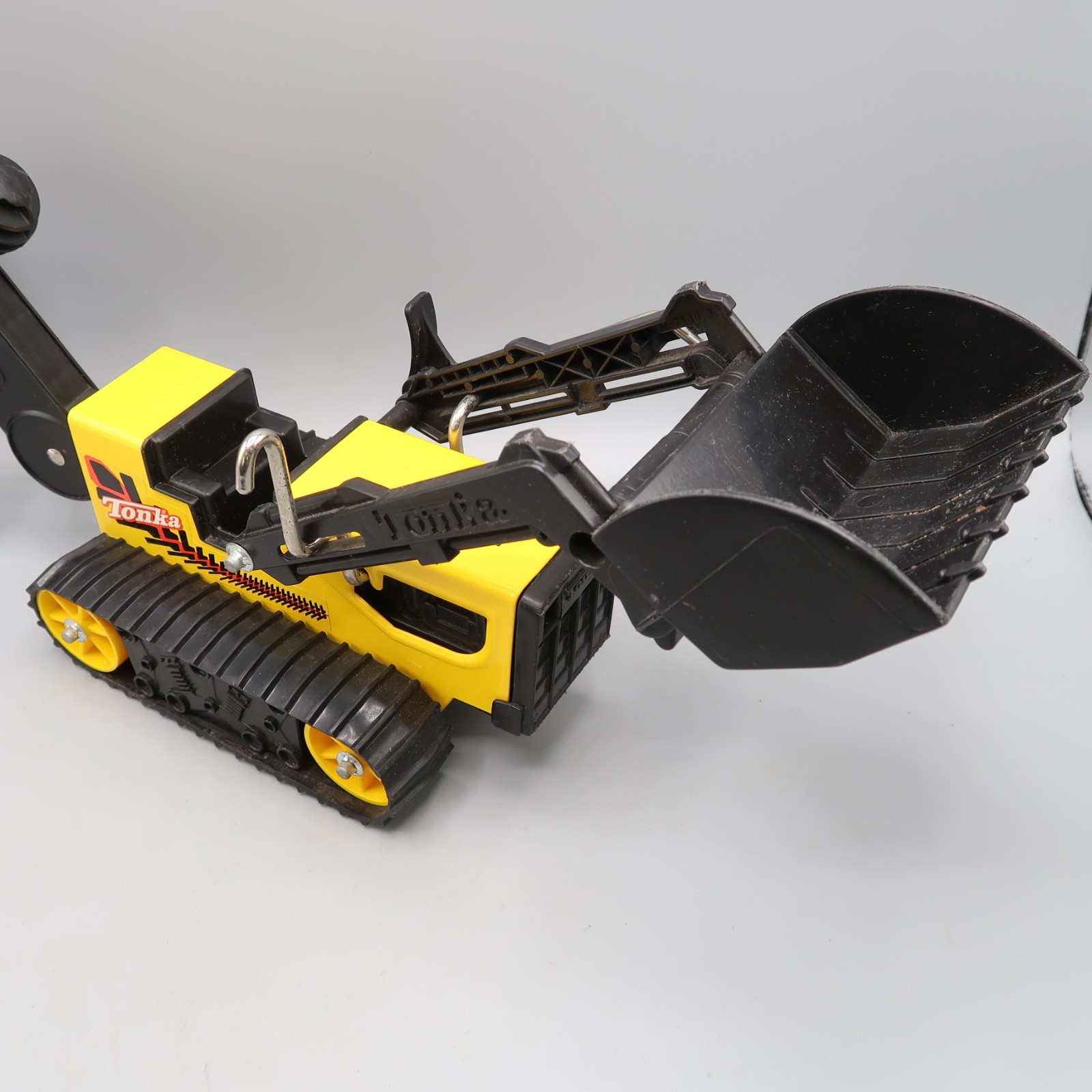 Vintage Tonka T-6 Excavator/Loader Backhoe 26” USA Construction track toy