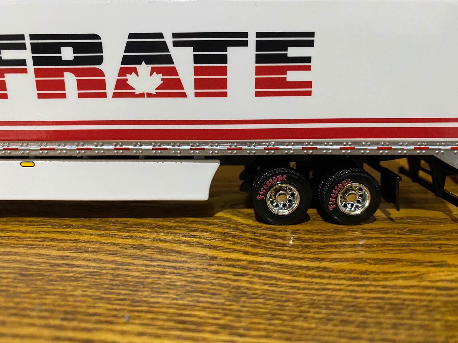 CUSTOMIZED 1/64 SPECAST PETERBILT 379 & 53 FT. DRY VAN REPRESENTING FASTFRATE.