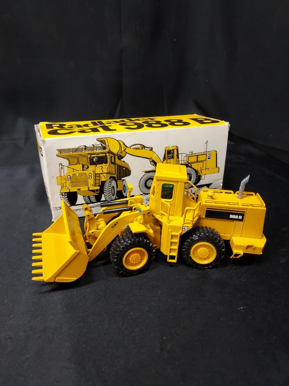 VINTAGE Radlader Cat 988 B No. 167 – 1/50 Scale – Die Cast ORIG BOX – W. German