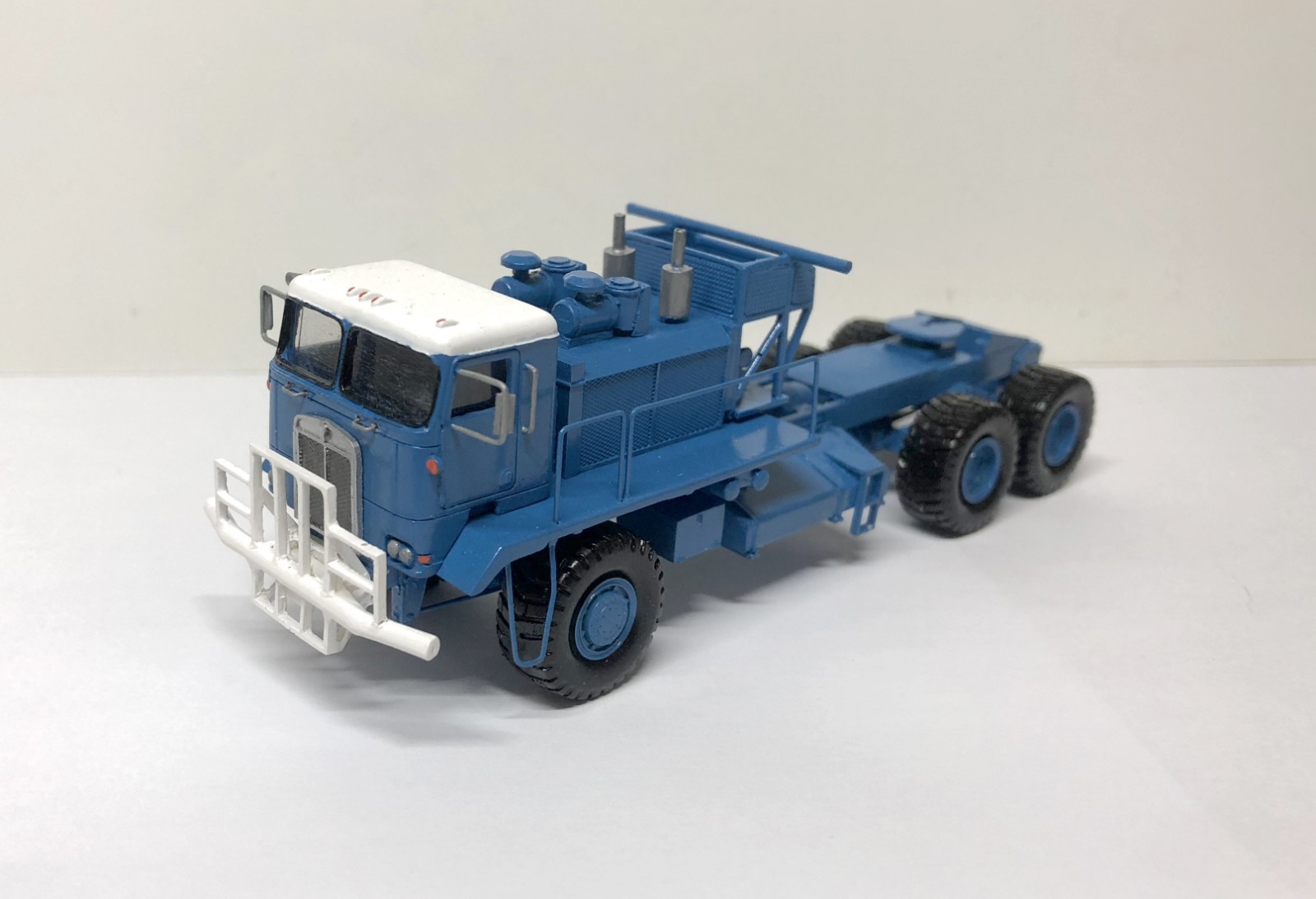HO 1/87 Kenworth 993 COE Oilfield – Blue – Ready Made Resin Model