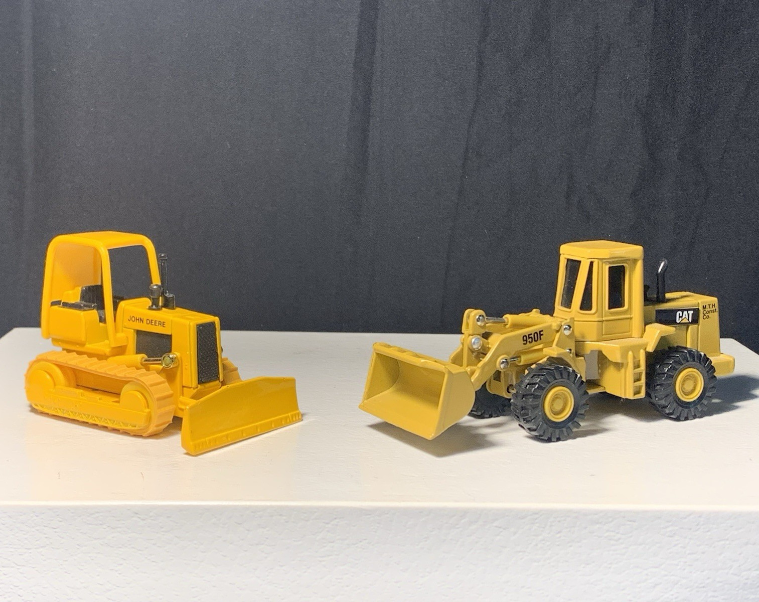 Ertl John Deere Bulldozer (2942G) & CAT 950F Wheel Loader Excellent No Boxes