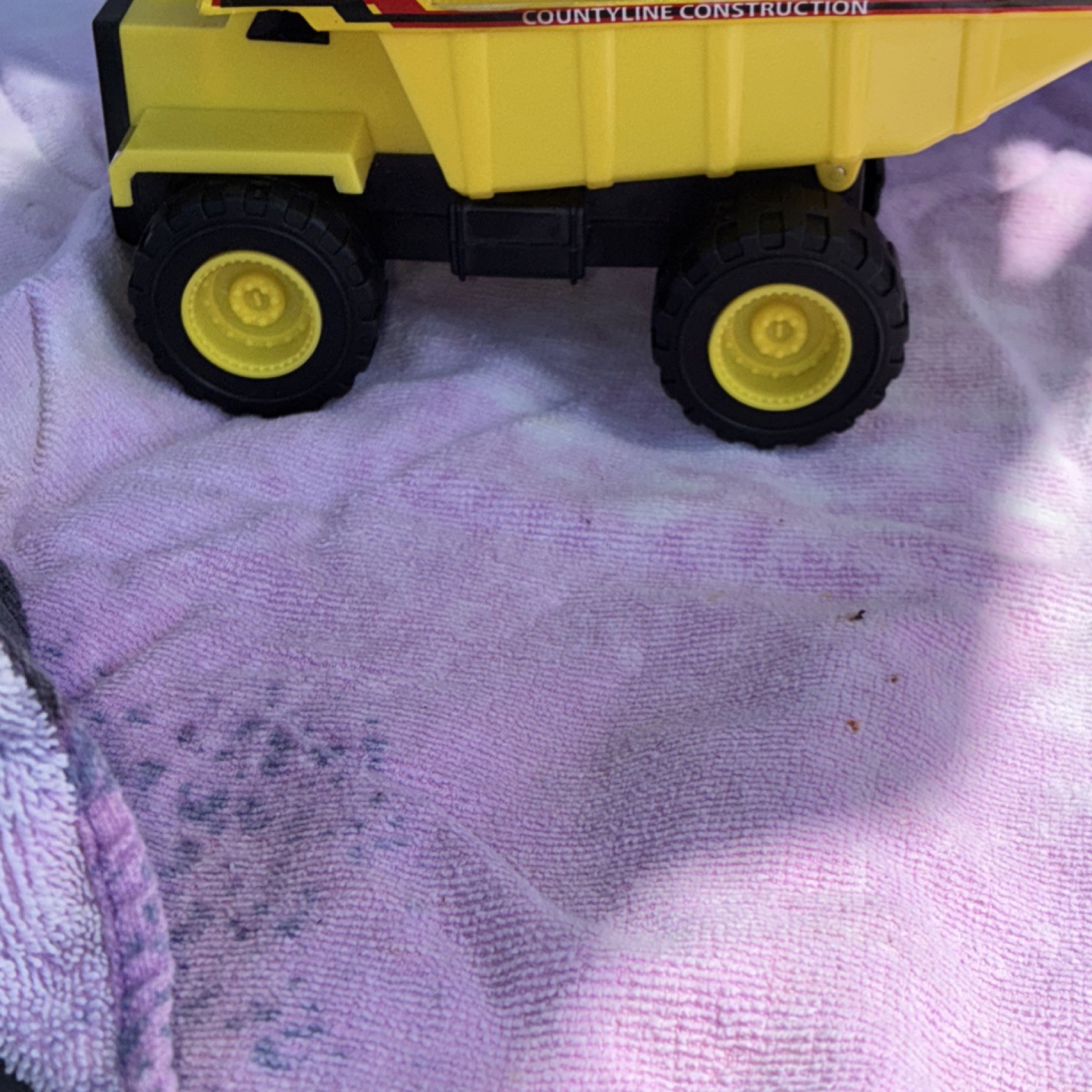 Countyline Construction Yellow & Black Plastic Dump Truck Toy Vehicle