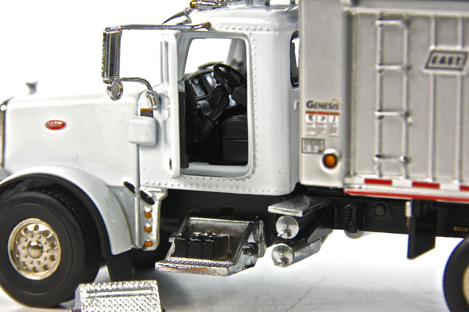 Peterbilt 357 Dump Truck – “WHITE” – 1/50 – Sword #SW2042W
