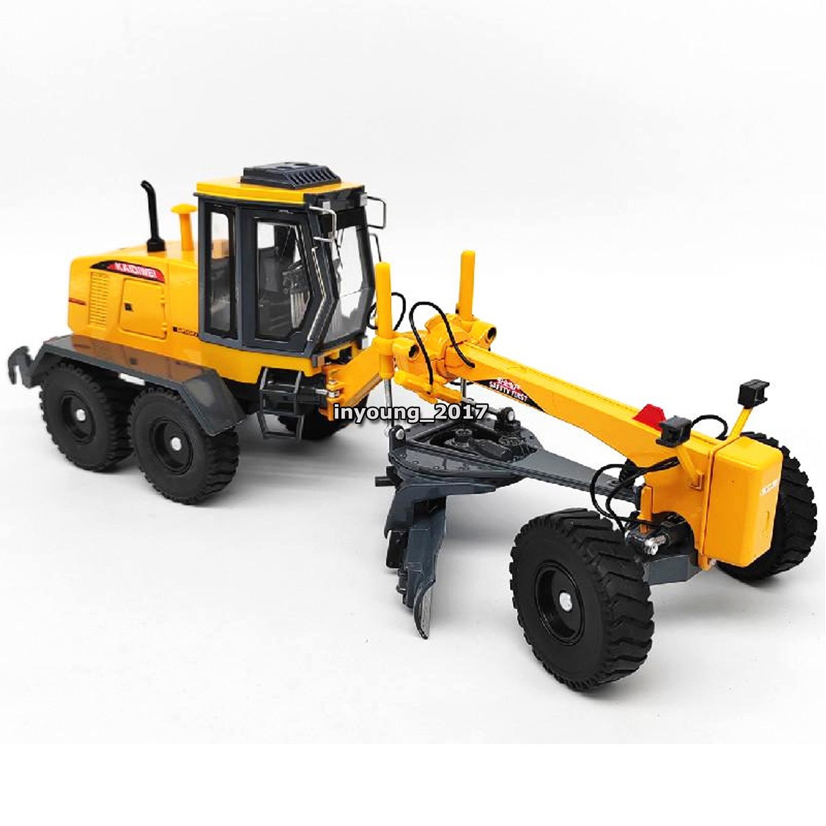 1:35 Grader Truck Model Construction Vehicle Diecast Toys for Boys Kids Gifts