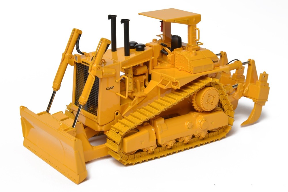 Caterpillar D10 Dozer w/ ROPS, Pusher Blade & Ripper – 1/48 – CCM – Diecast 2016