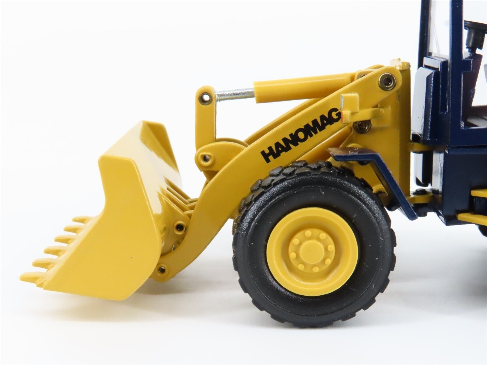 Hanomag 15F Wheel Loader – Conrad 1:50 Scale Diecast Model #2427 New