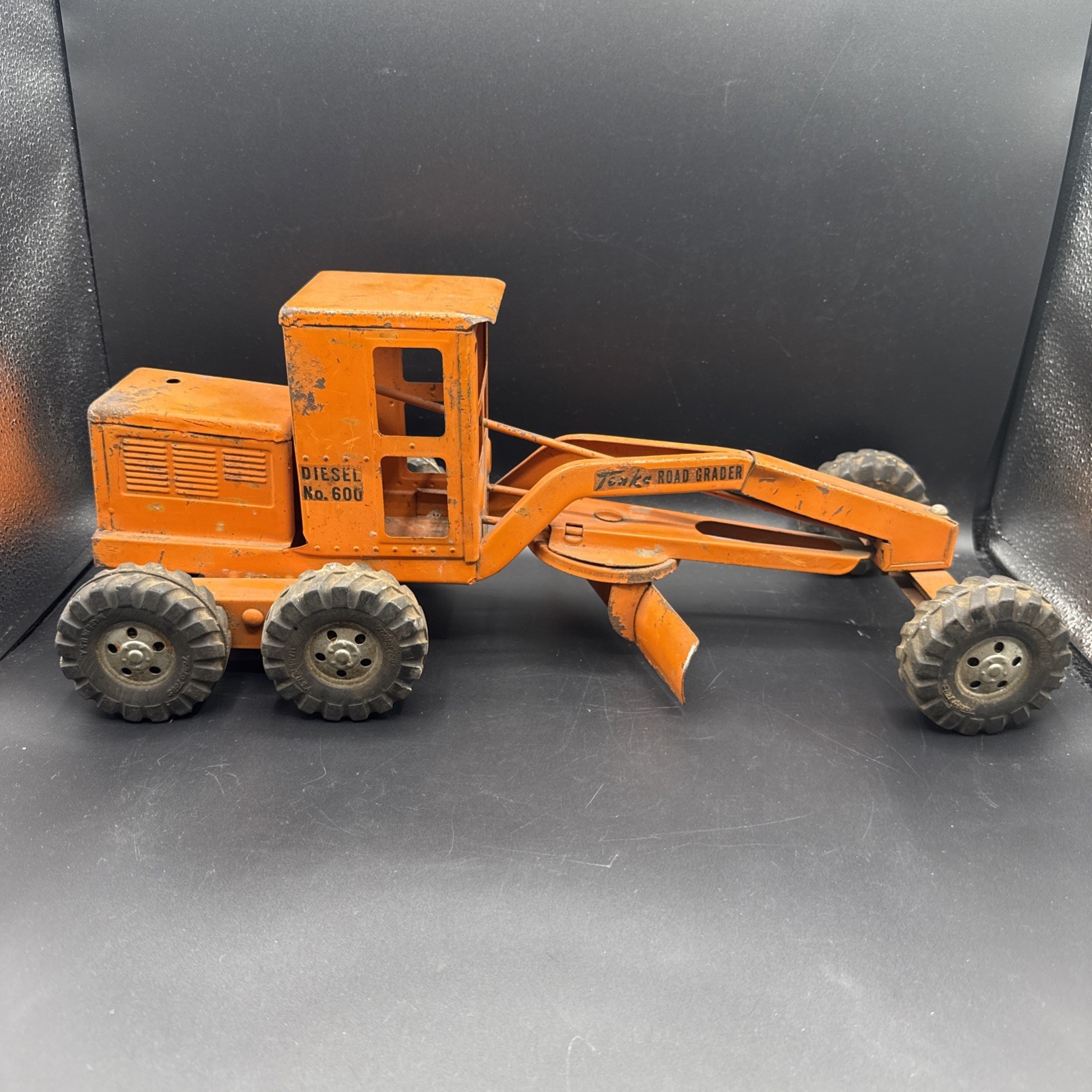 Vintage 50’s-60’s TONKA No.600 Diesel ROAD GRADER- Orange Tonka Grader