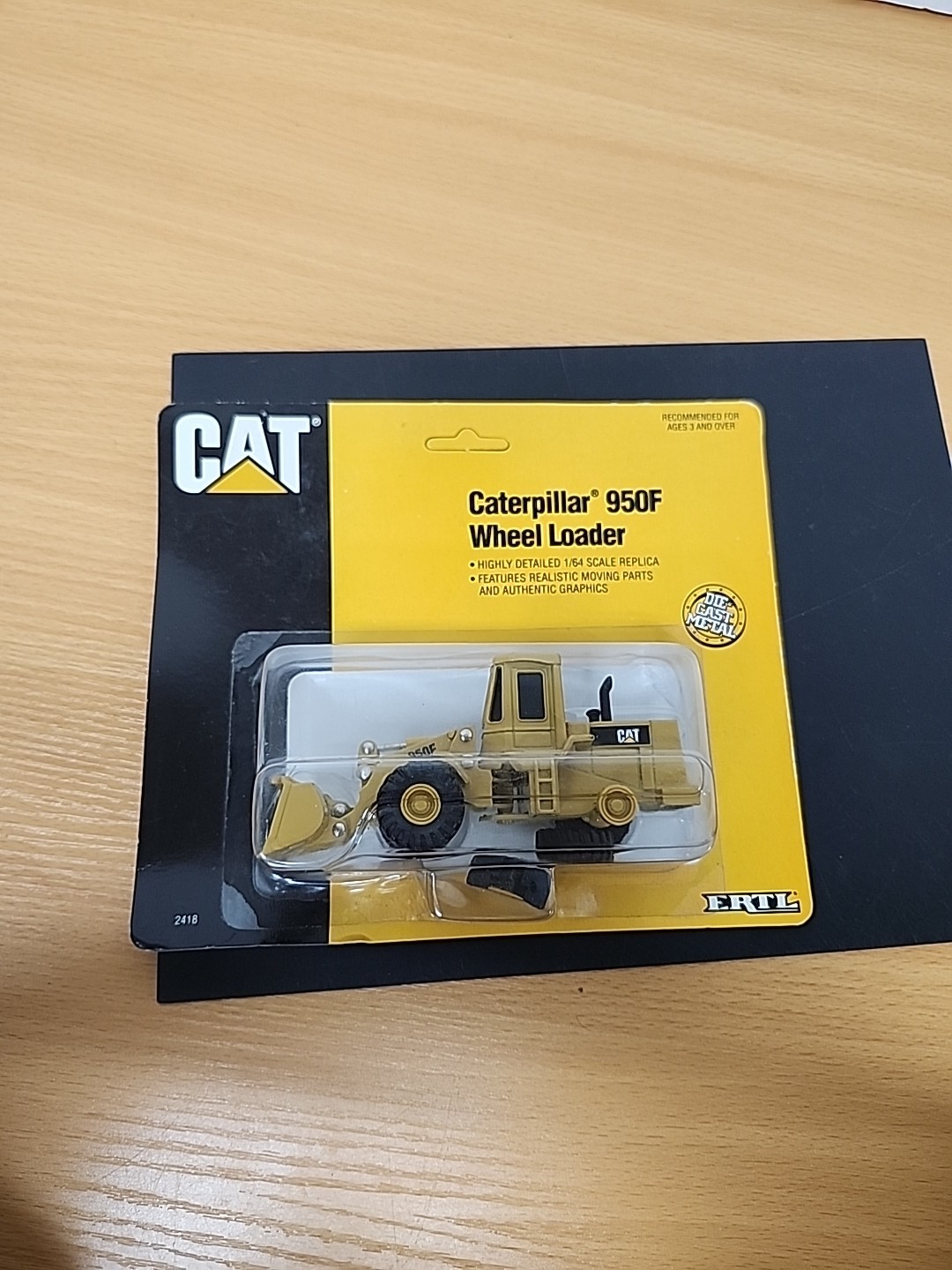 1994 ERTL CAT Caterpillar 950F Wheel Loader 1:64 Read Description