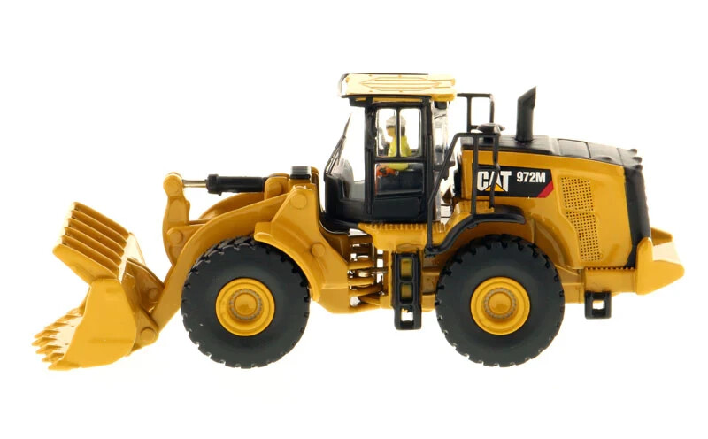 CAT 972M 972 Wheel Loader 1/87 HO Scale – Diecast Metal Model by Diecast Masters