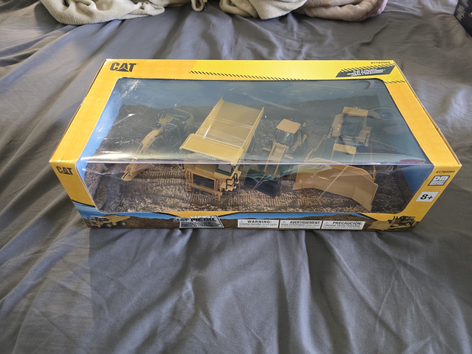 CAT 1:64 Diecast Scale Models 775E Dump Truck D11T Bulldozer 320F Excavator 950M