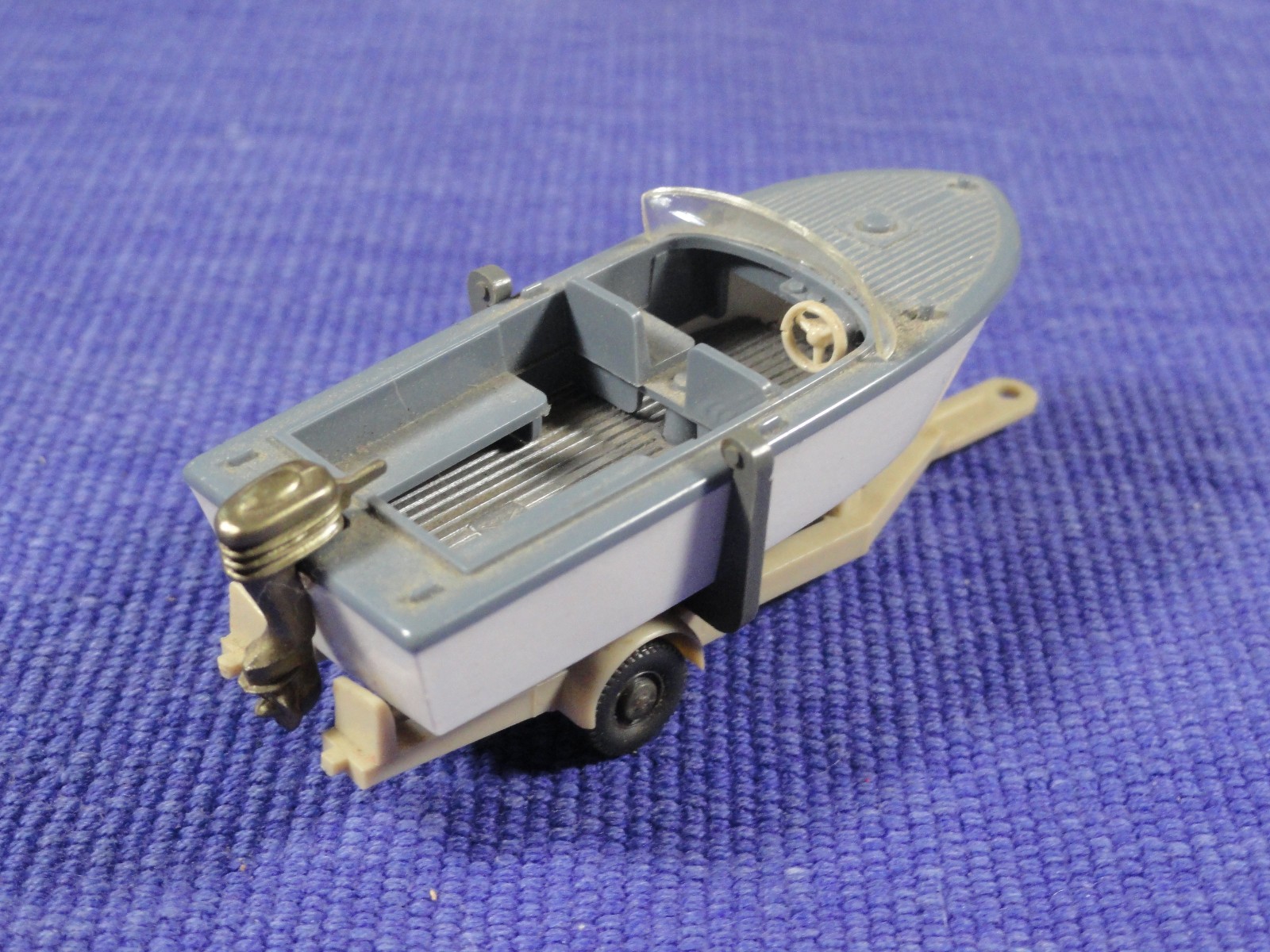 Wiking Trailer Mounted Motor Boat Blue/White Germany 1/87 HO