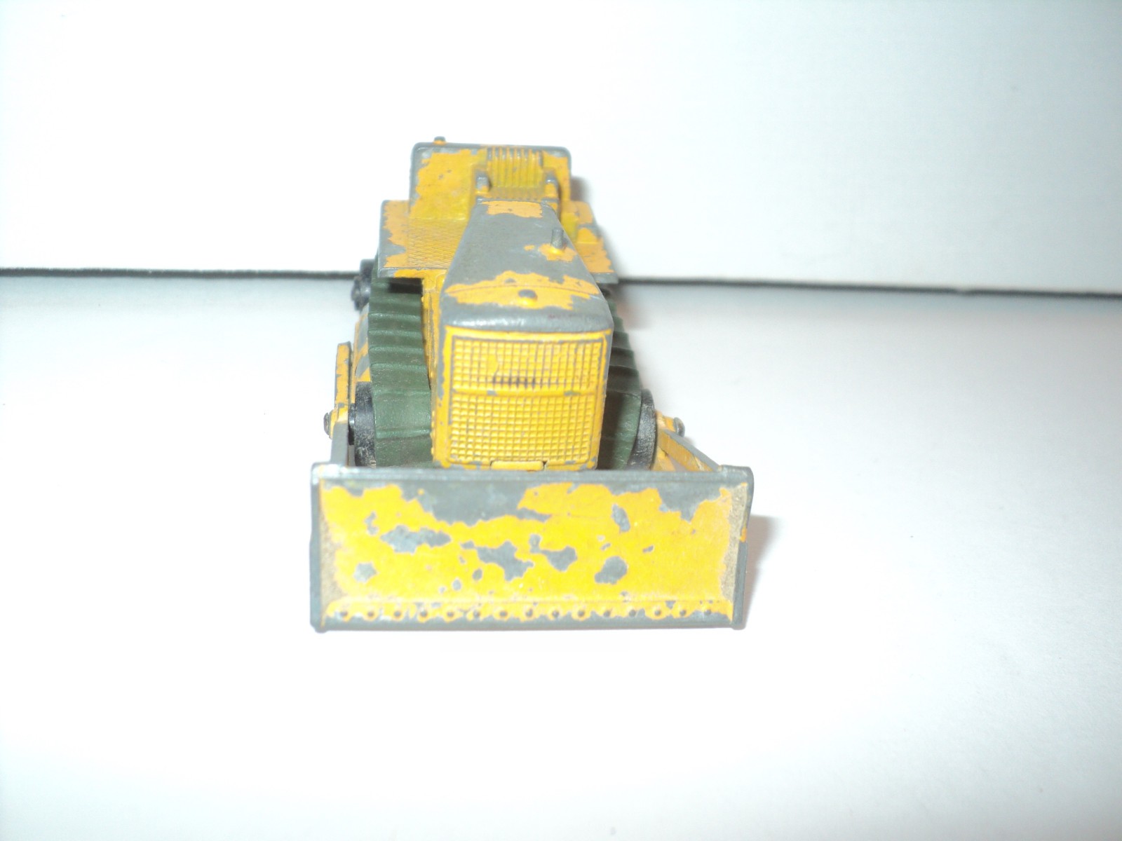 Matchbox Series No. 18 Caterpillar D3 Bulldozer 1958 Made in England by Lesney