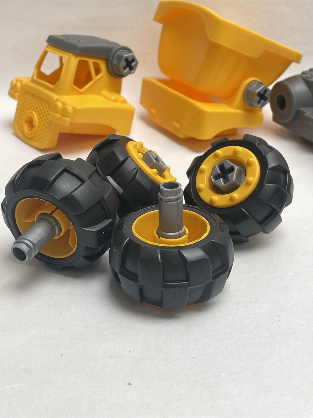 CAT Machine Maker Junior Operator Dump Truck Construction Assembly Kit