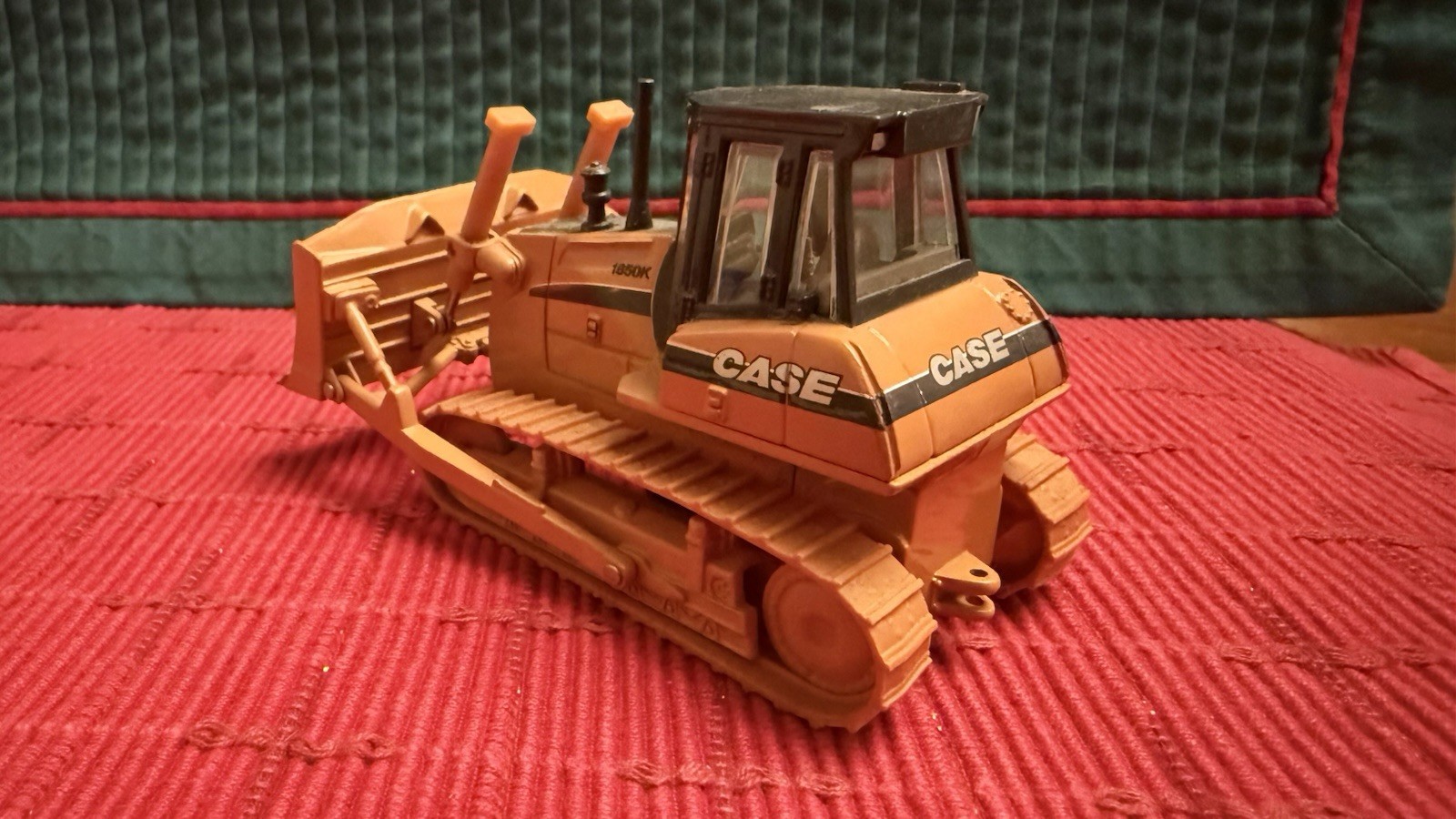ERTL Case 1850K Construction Series III Crawler Dozer 1:50 Die Cast Diecast