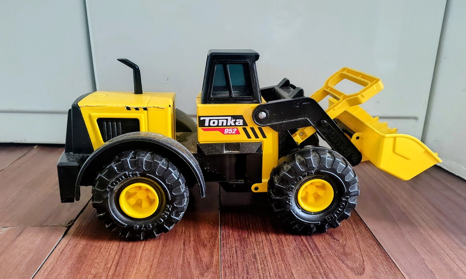Tonka Steel Classics Front Loader