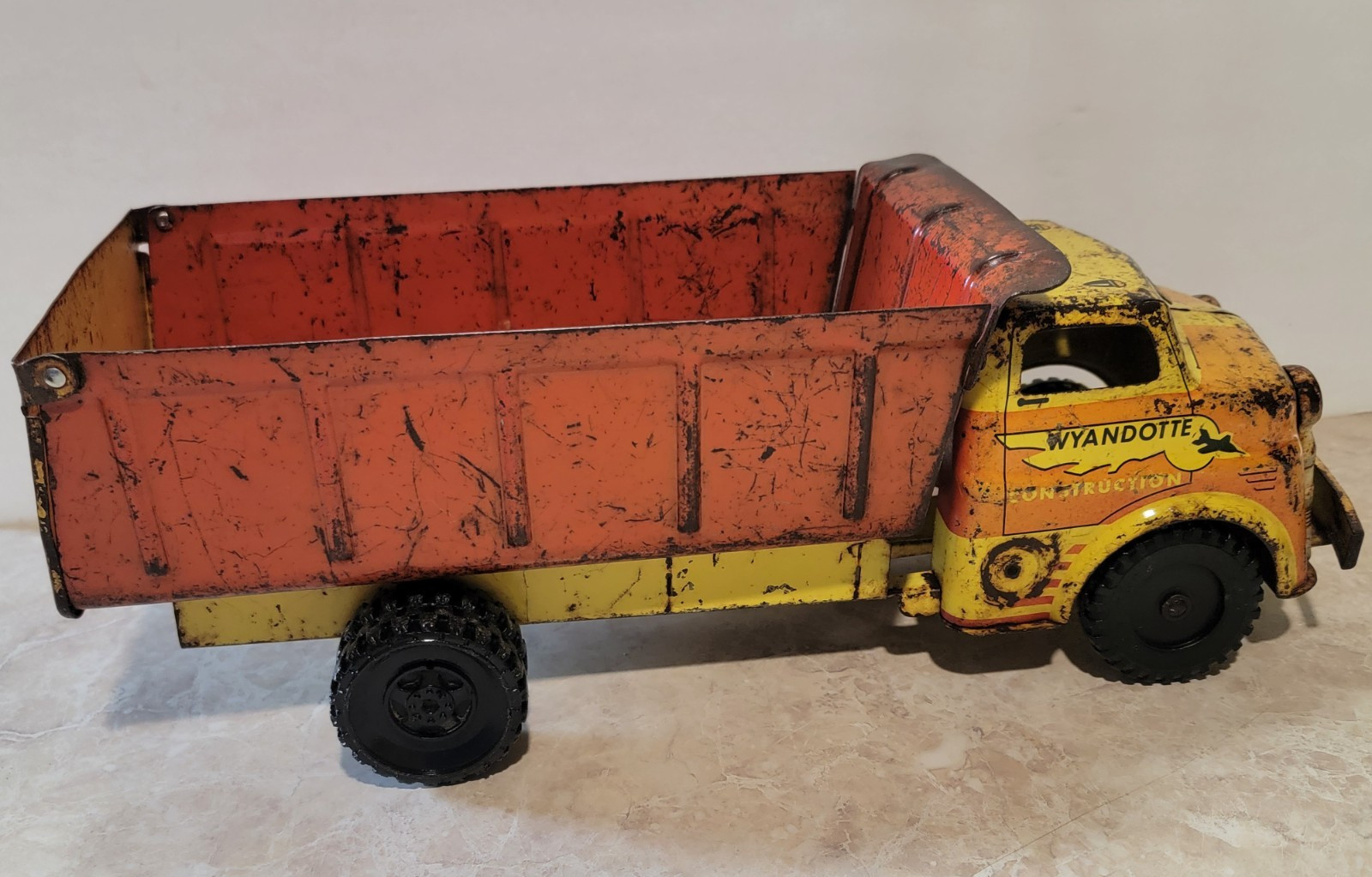 Vintage Wyandotte Pressed Steel Construction Dump Truck No Bucket 16″ Sealed