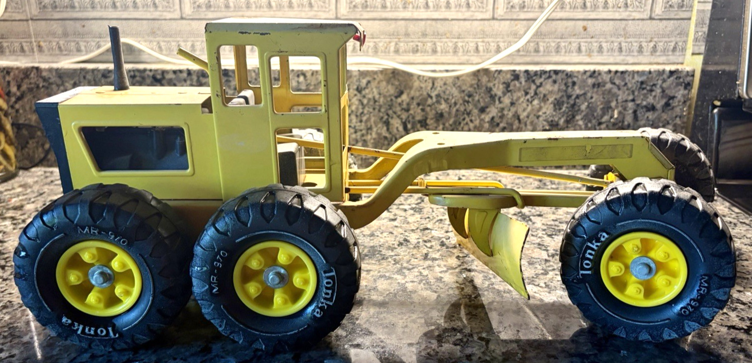 Vintage 1970s Tonka Road Grader MR 970 Pressed Steel Construction Toy