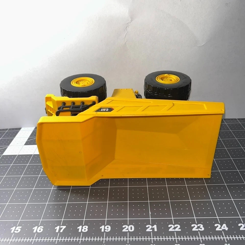 Toy State Yellow Cat Caterpillar Dump Truck W/ Sounds & Lights Motion Not Workin