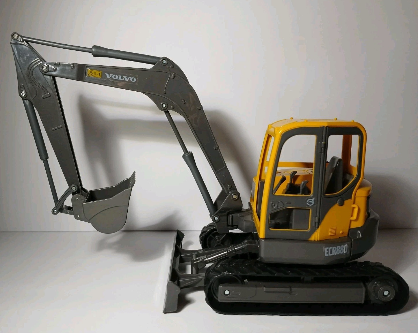 NEWRAY Volvo ECR88D Toy Excavator 1/18 Scale New Ray Loose Detailed Replica GUC