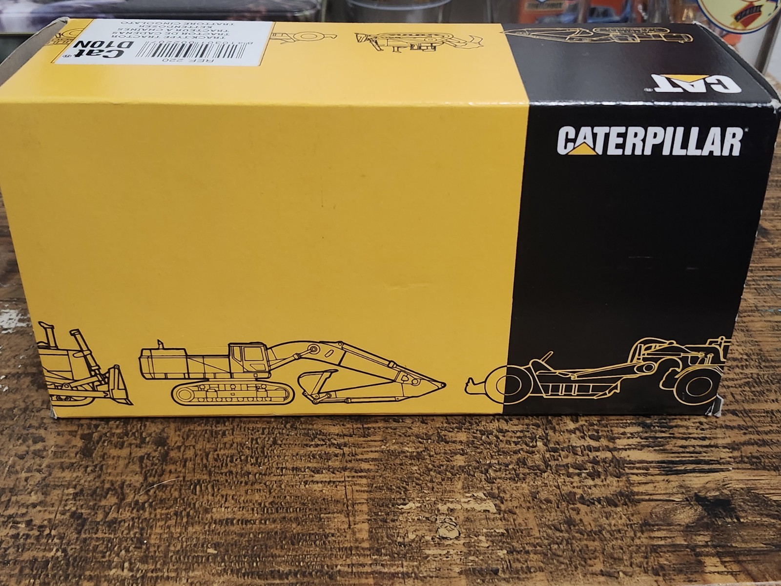 JOAL Caterpillar D10 High Track Bulldozer 1/70 Scale, Die Cast, 6”
