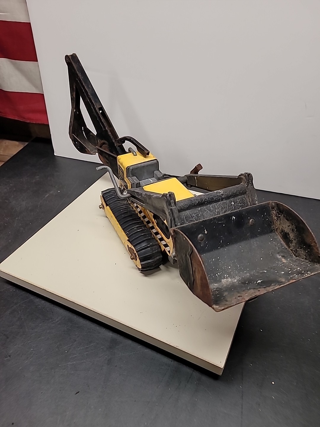 Tonka T-6 backhoe /loader, complete & working, normal wear for age.