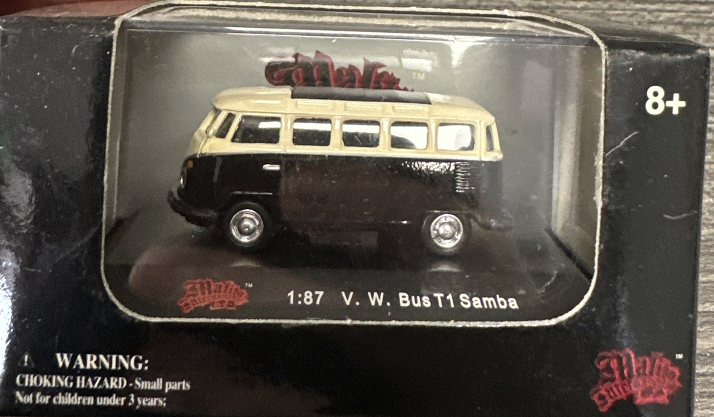 Malibu Model Collection Die-Cast #00100 VW Samba Bus NIB