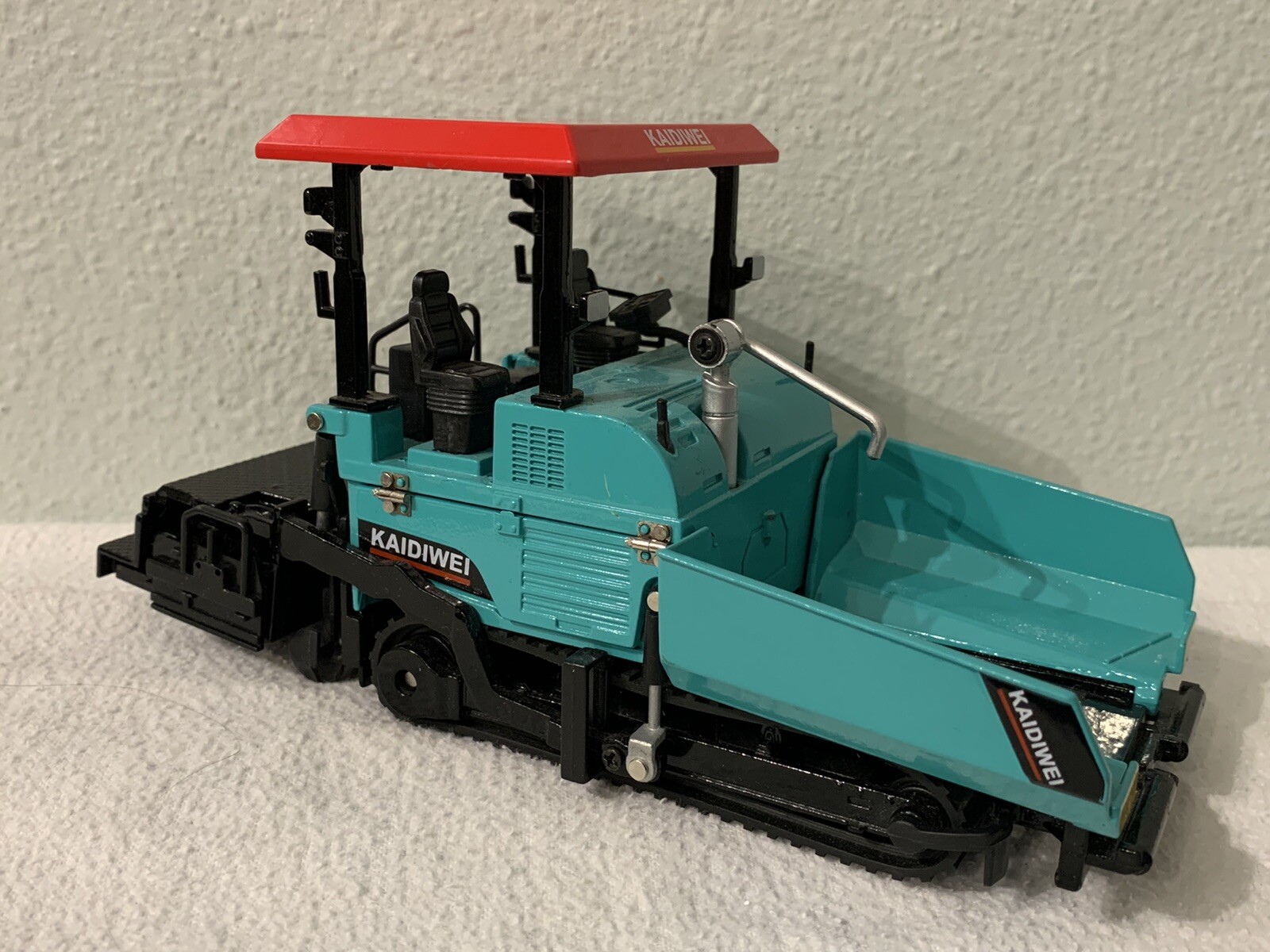 Kaidiwei Track Paver Die Cast 1/.40 Scale Rare Green Color Great Used Condition