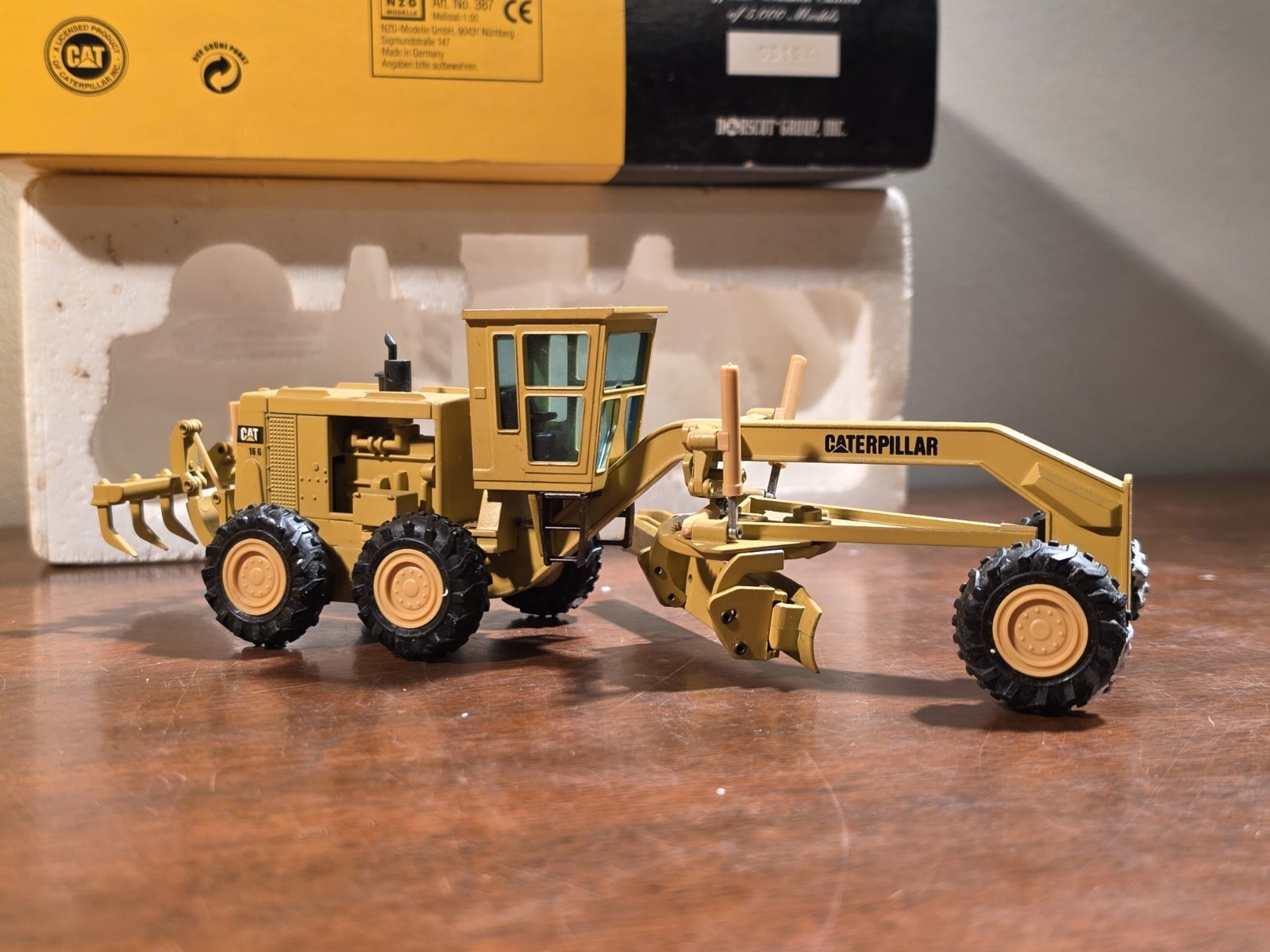 NZG 387 Caterpillar Diecast CAT 16G Motor Grader 1/50 SCALE LIMITED EDITION #194