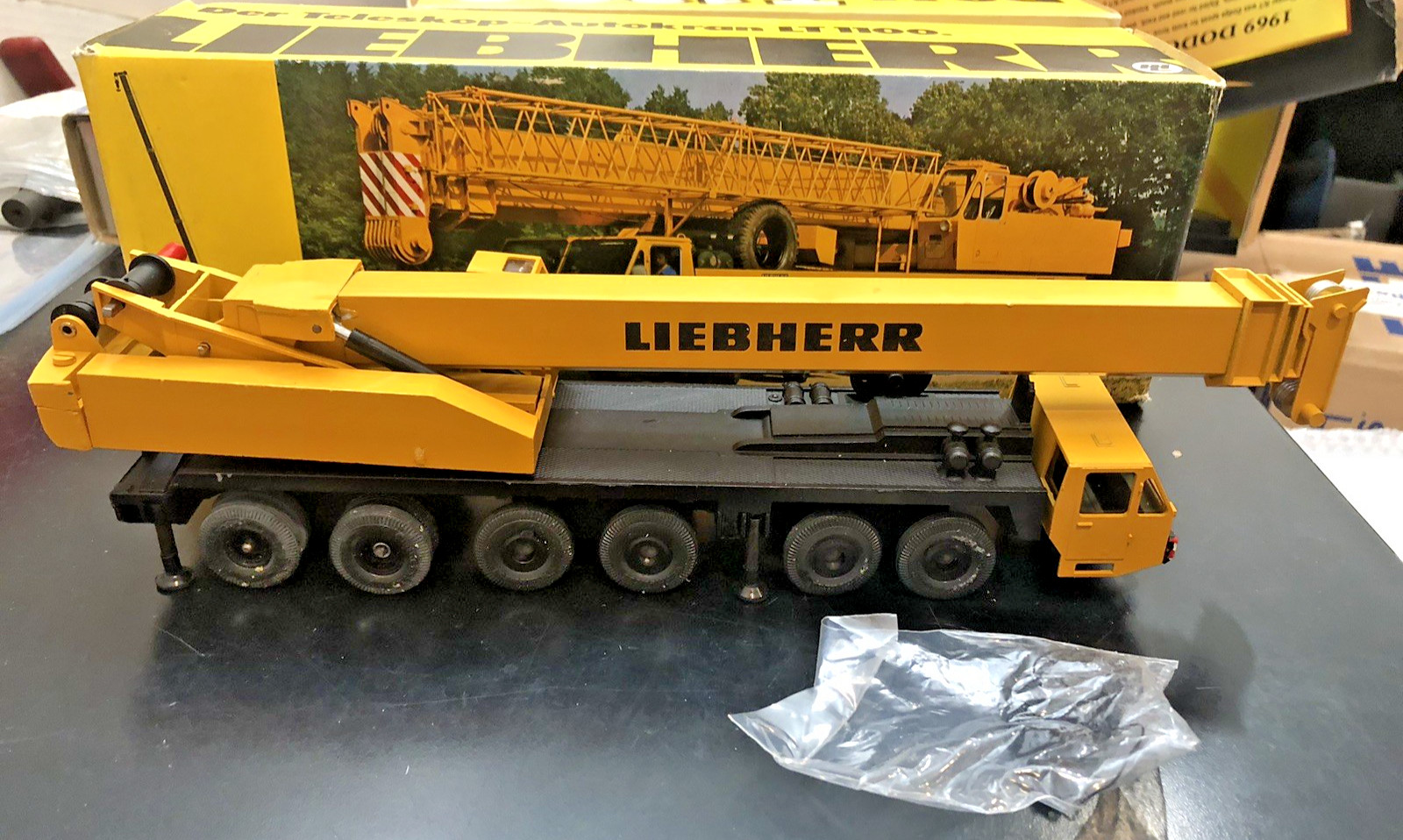Gescha #3072 Liebherr LT 1100 Mobile Crane Diecast Model Boxed – Scale 1:50